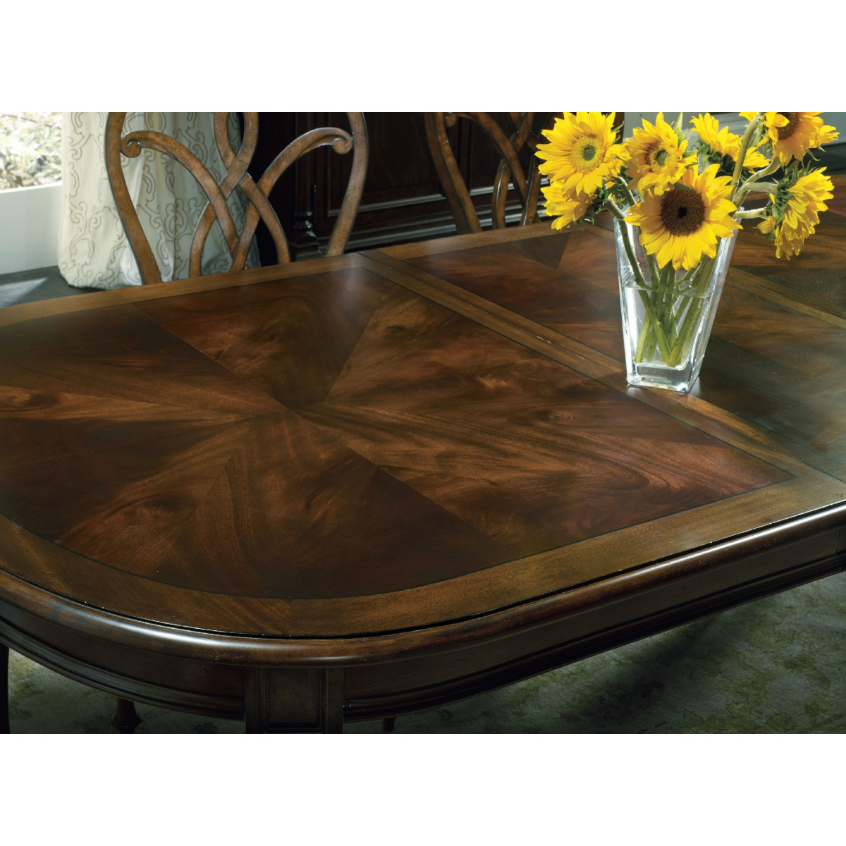 Leesburg Leg Dining Room Table with Two 18” Leaves Dining Tables Hooker Furniture 5