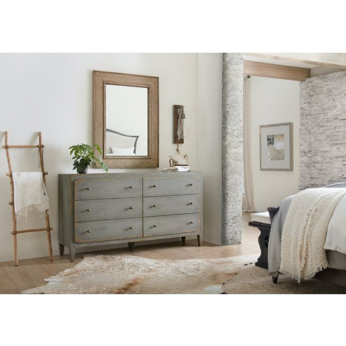 Ciao Bella Six-Drawer Dresser Dressers Hooker Furniture 4