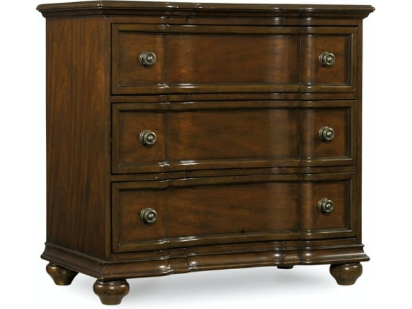 Leesburg Bachelor’s Chest Chests Hooker Furniture